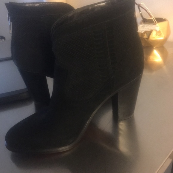 Vince Camuto black booties - Picture 2 of 3